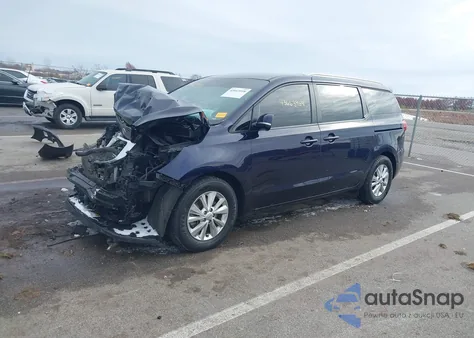 2018 Kia Sedona Lx z USA, uszkodzony, nr VIN KNDMB5C16J6401211